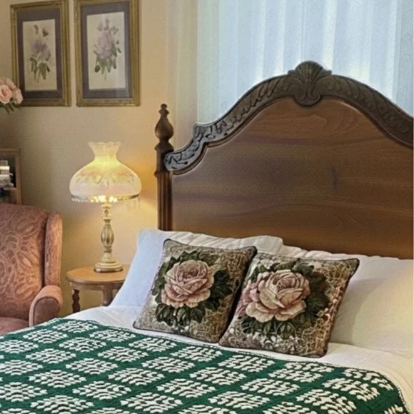 Vintage Granny Square Blanket Roseanne Crochet Patchwork Quilt 80s Green Ivory - Picture 1 of 13